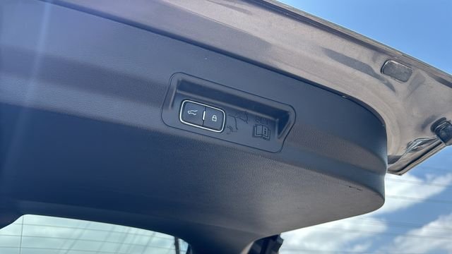 Used 2023 Gray Ford XLT image 15