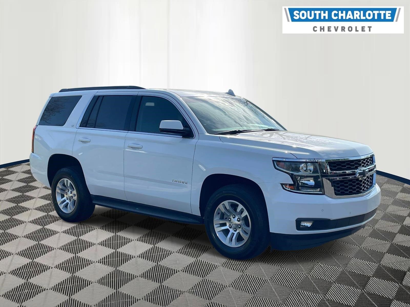 View vehicle photo 3