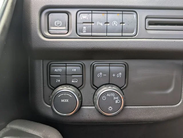 Used 2023 White Chevrolet RST image 34