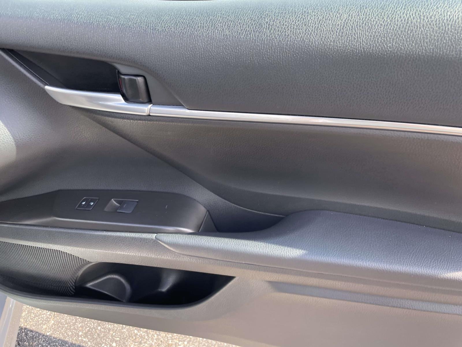 2024 Toyota Camry SE - Photo 7