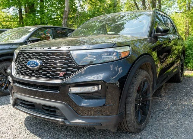 2023 Ford Explorer ST 4WD's photo