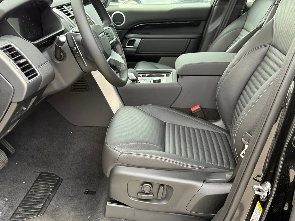 Certified Used 2025  Land Rover S image 13