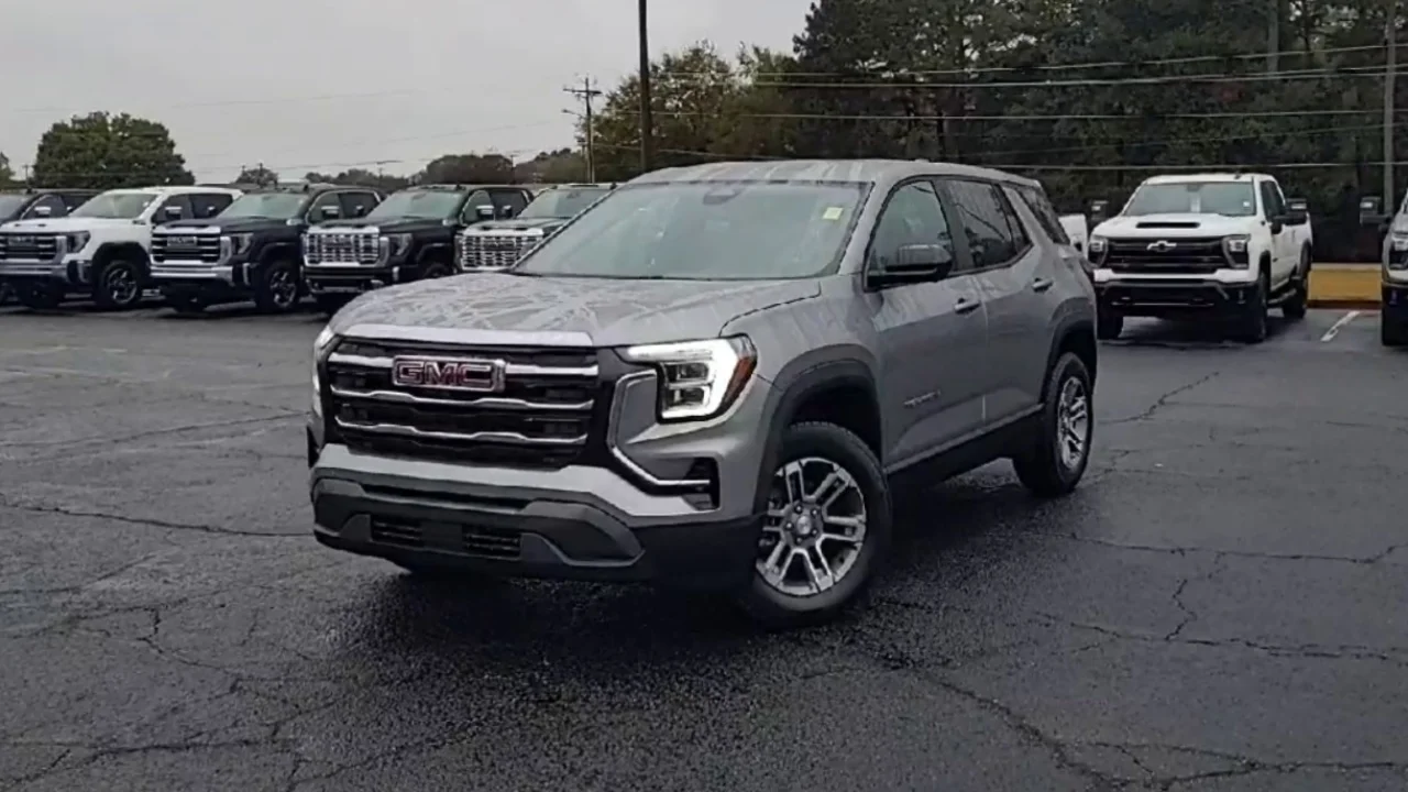 New 2026 Sterling Metallic GMC Elevation image 4