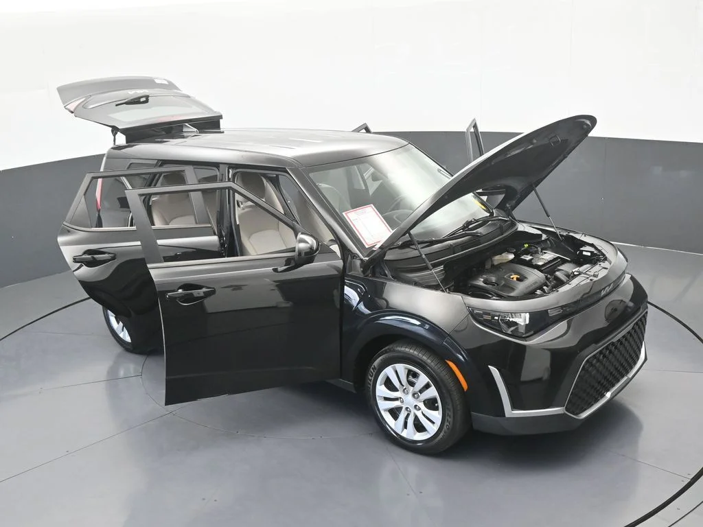 Used 2023 Fusion Black Kia LX image 57