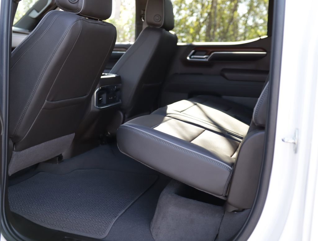 Used 2023 White Frost Tricoat GMC Denali image 28