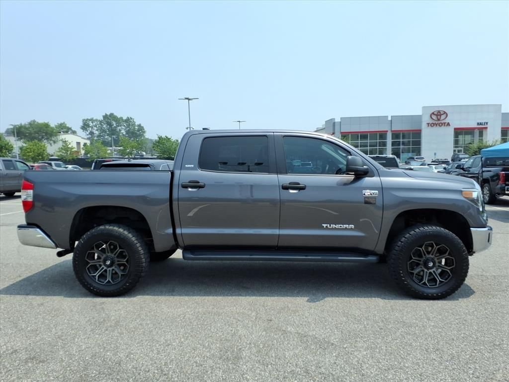 Used 2021 Gray Toyota SR5 image 3