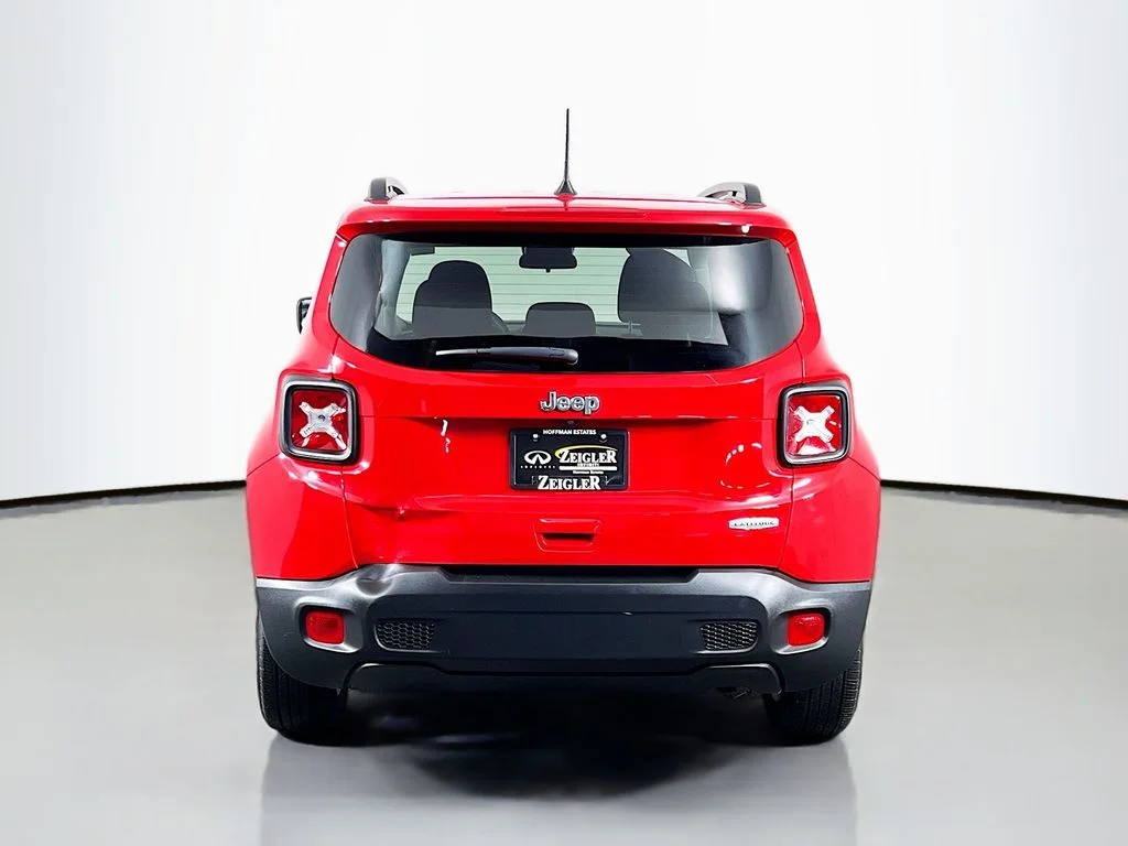 Used 2021 Red Jeep Latitude image 6