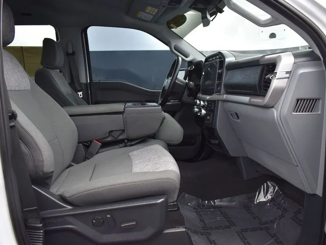 Used 2023 White Ford XLT image 28