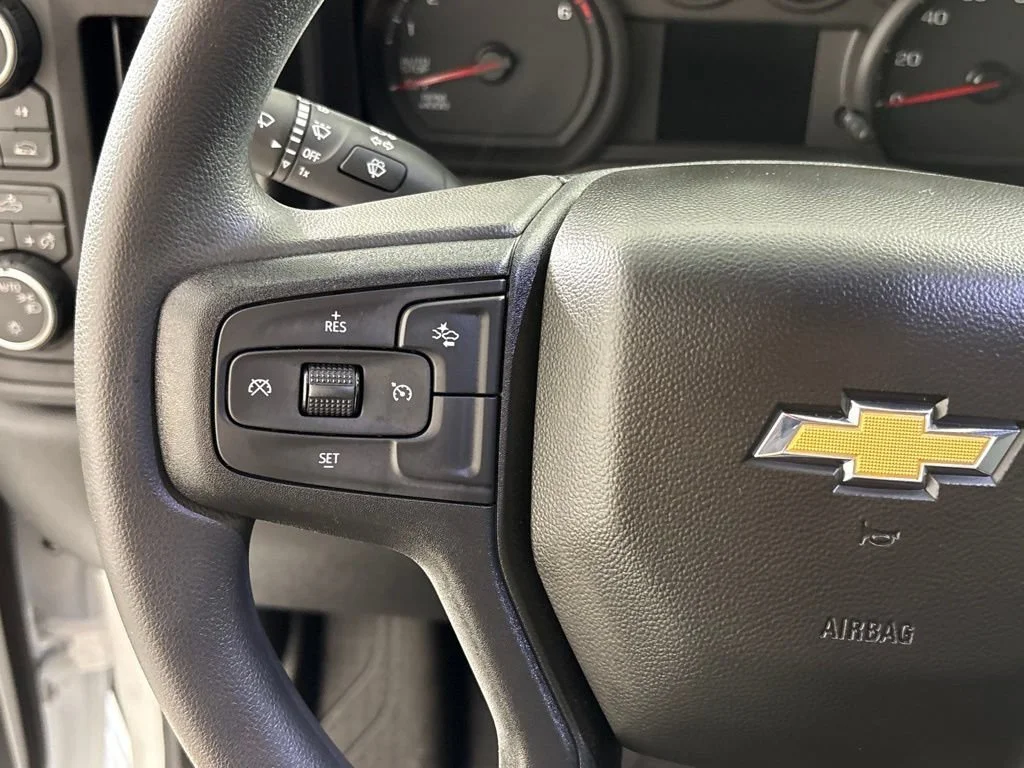 New 2026 Summit White Chevrolet Custom image 31