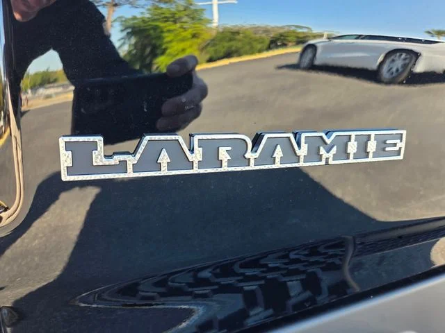 New 2026 Diamond Black Crystal Pearl-Coat Exterior Paint RAM Laramie image 15