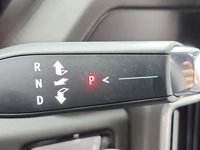 Used 2025 White GMC Denali image 28