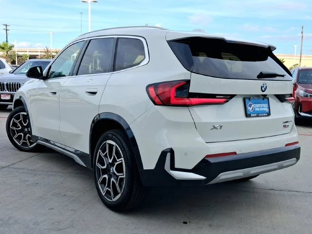 Used 2026 White BMW xDrive28i image 5