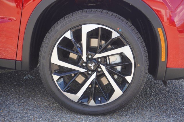 New 2025 Red Diamond Mitsubishi SE image 5