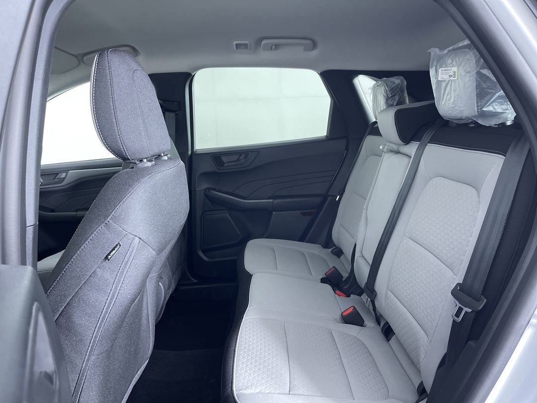 New 2026 Oxford White Ford Active image 22