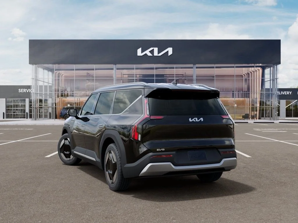 New 2026 Ebony Black Kia Wind AWD image 5