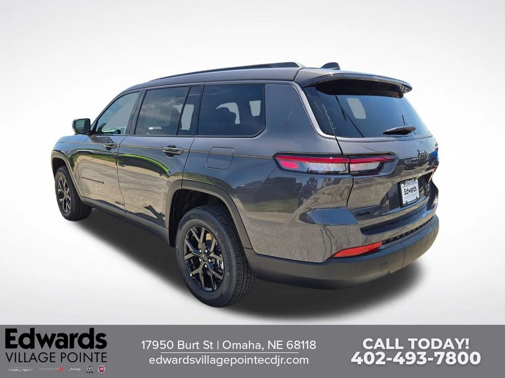 New 2026 Baltic Gray Metallic Clear-Coat Exterior Paint Jeep Laredo image 5