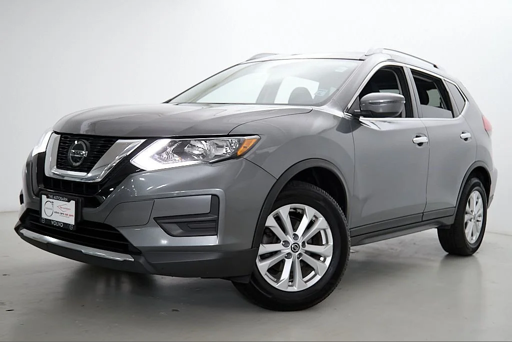 Used 2018 Nissan Rogue S with VIN 5N1AT2MV4JC778195 for sale in Oak Park, IL