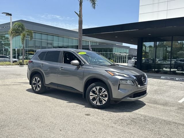 Used 2023 Gray Nissan SV image 2