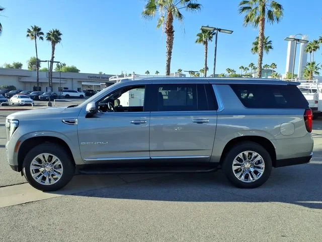 Used 2025 Sterling Metallic GMC Denali image 9