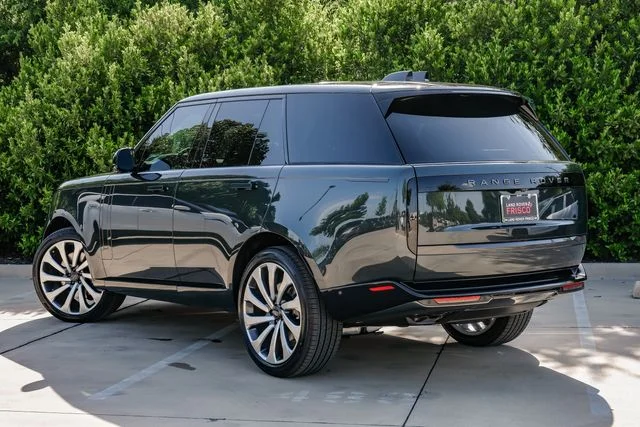 New 2026  Land Rover SE image 11