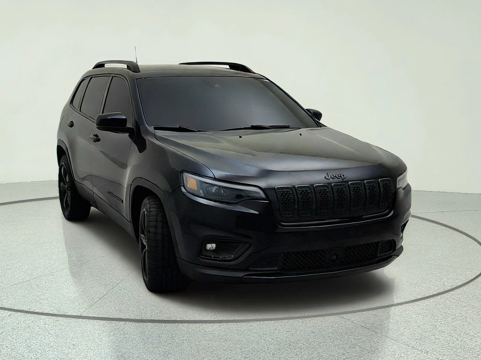 Used 2021 Diamond Black Crystal Pearlcoat Jeep Altitude image 4