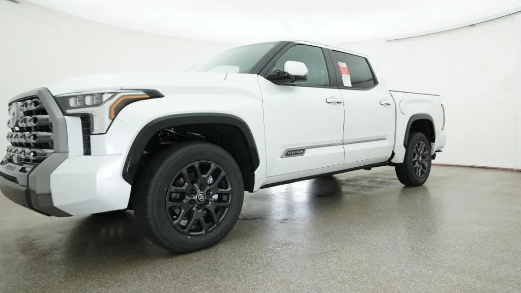 New 2026 Wind Chill Pearl Toyota Platinum image 29