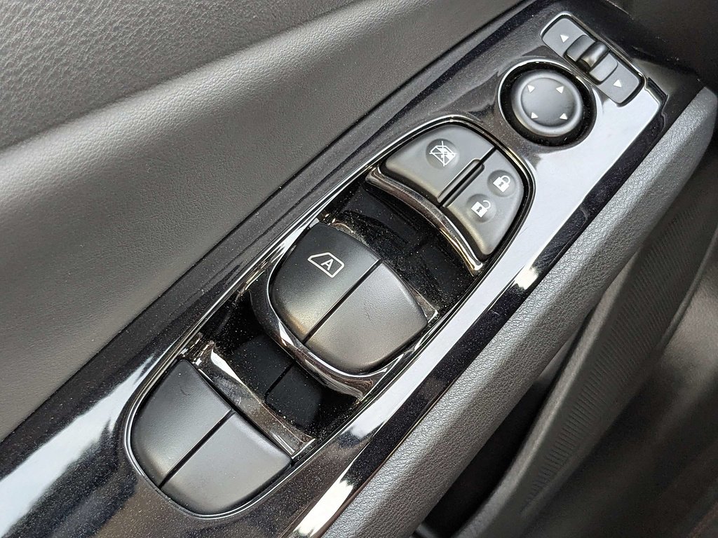 Used 2025  Nissan 2.5 SR image 23
