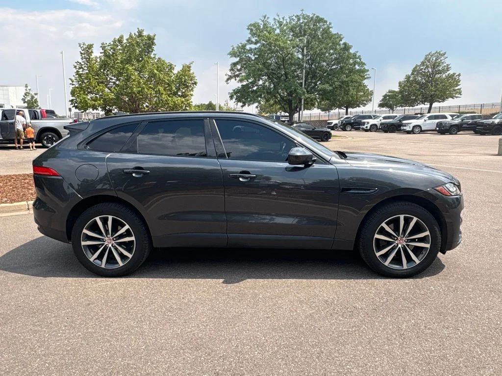 Used 2017  Jaguar 35t Prestige image 6