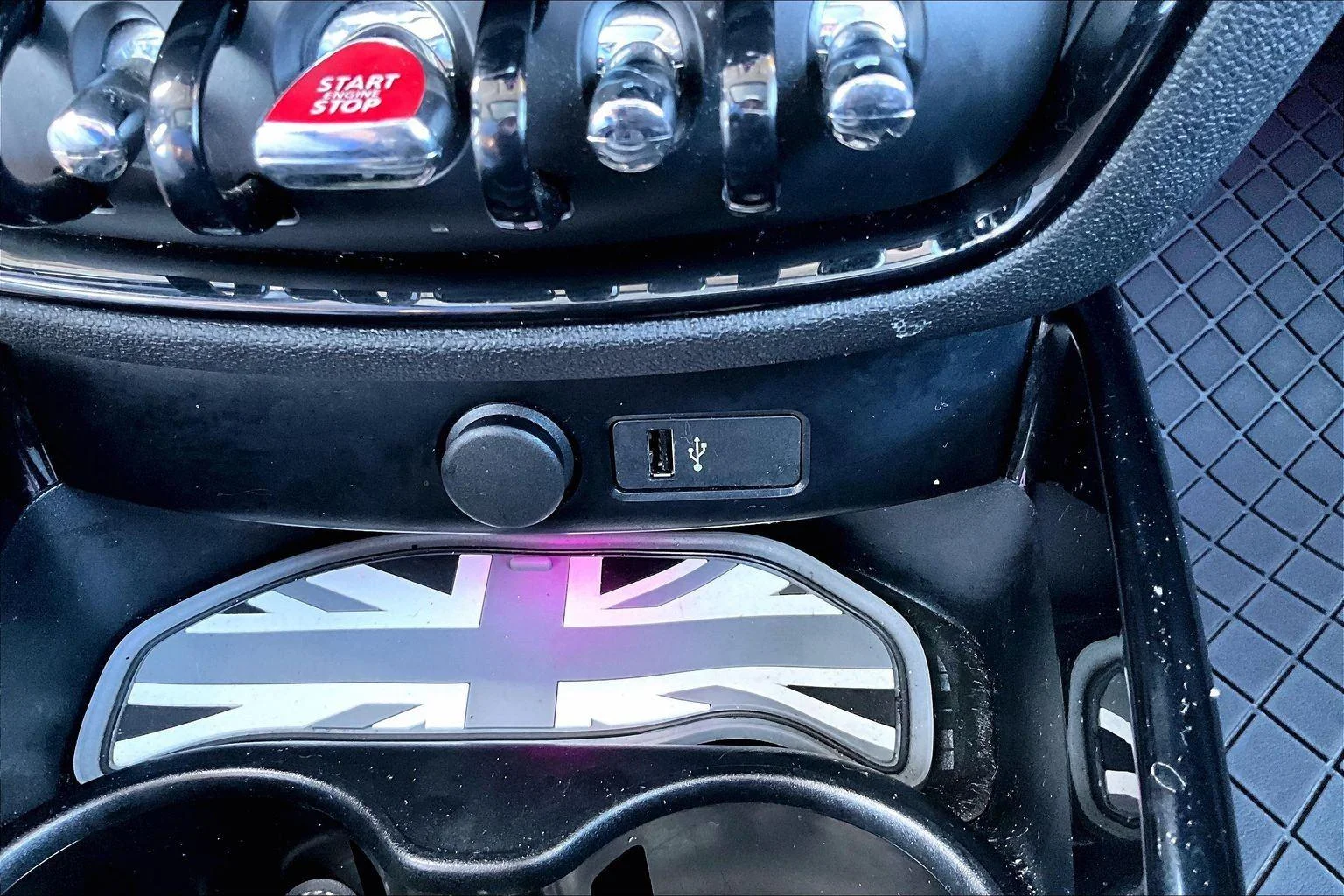 Used 2019 Thunder Gray Metallic MINI Cooper S image 16