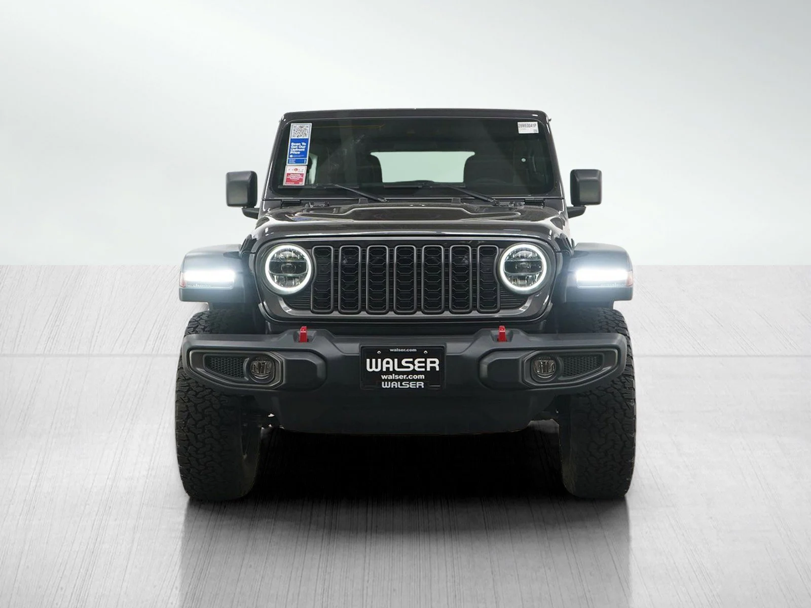 Used 2024 Granite Crystal Metallic Clearcoat Jeep Rubicon image 8