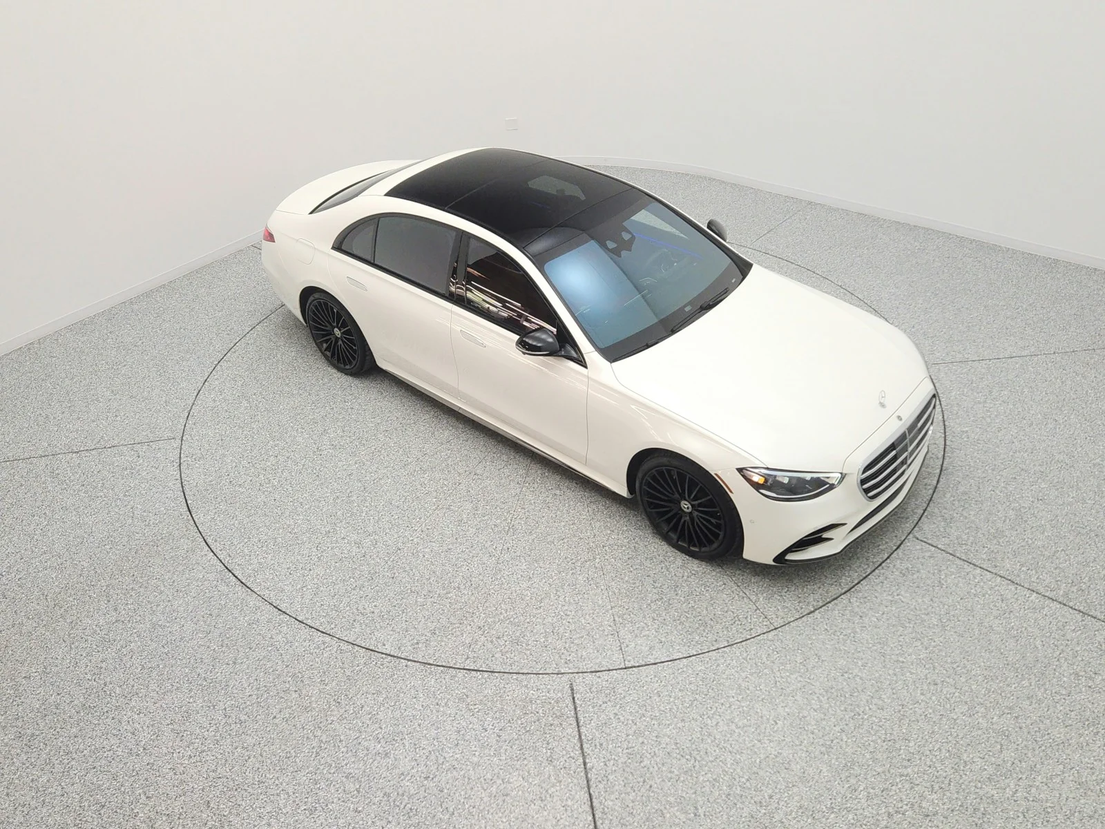 Certified Used 2023 MANUFAKTUR Diamond White Mercedes-Benz S 580 4MATIC® Sedan image 11