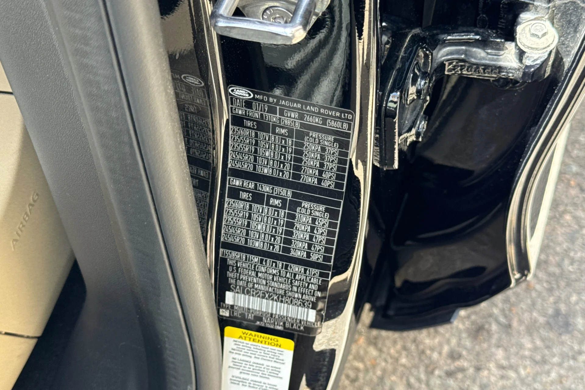 Used 2019 Narvik Black Land Rover HSE image 29
