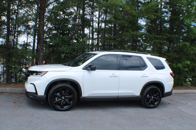 Used 2025 Platinum White Pearl Honda Black Edition image 4