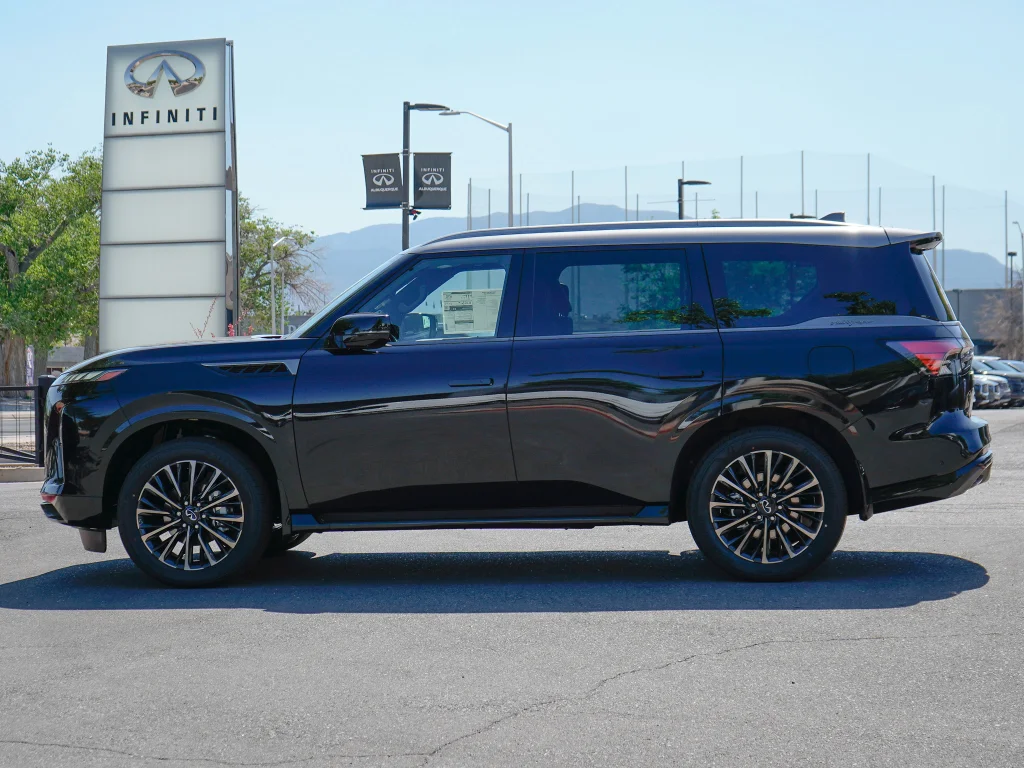 Certified Used 2026 Mineral Black/Graphite Shadow INFINITI AUTOGRAPH image 5