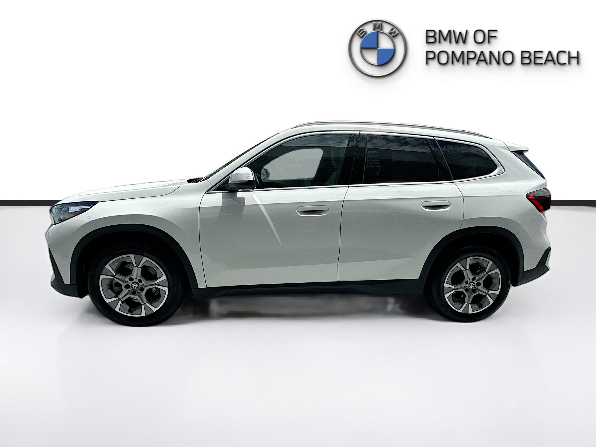 Used 2023 Alpine White BMW xDrive28i image 4