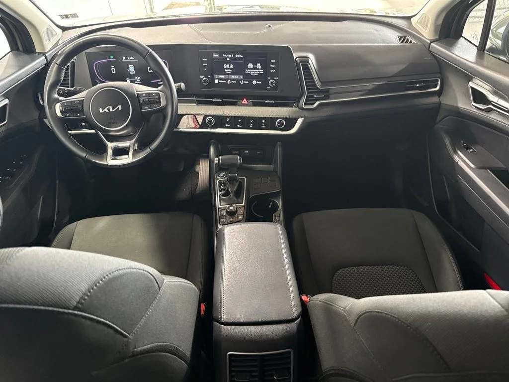 Used 2025 Green Kia LX image 26
