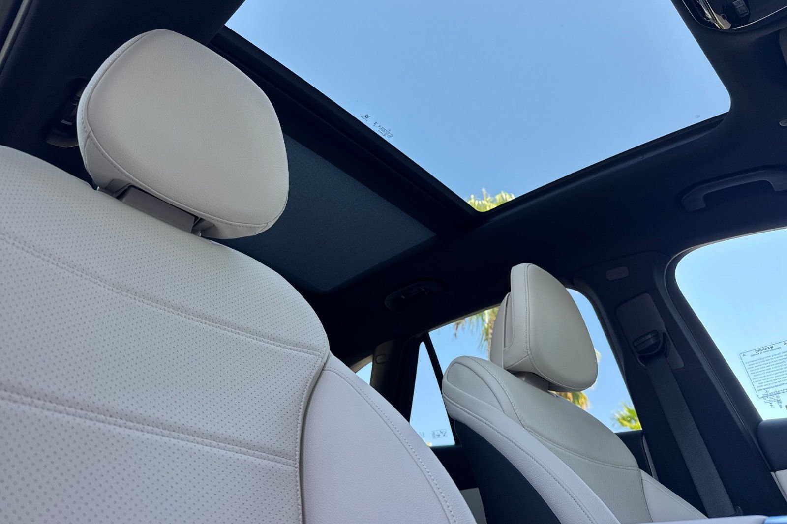 New 2027 Polar White Mercedes-Benz GLC 300 image 36