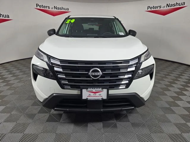 Used 2024 White Nissan S image 9