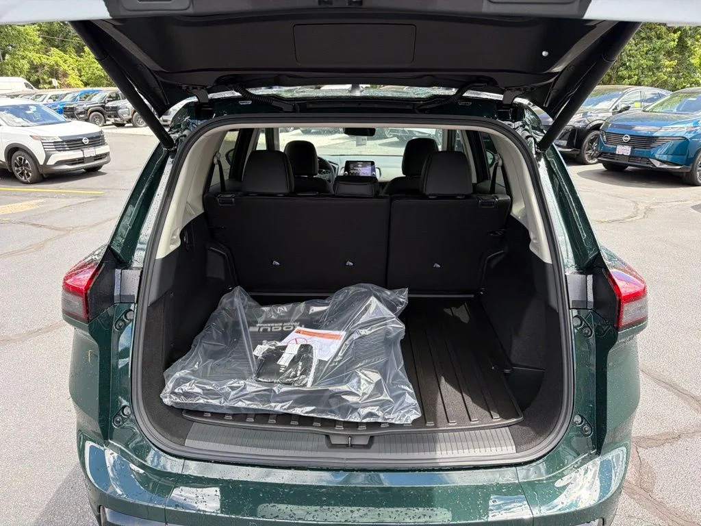 New 2026 Obsidian Green Pearl Nissan Rock Creek® image 24