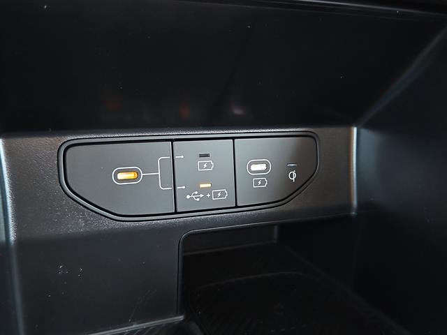 2025 Kia Sorento S - Photo 23