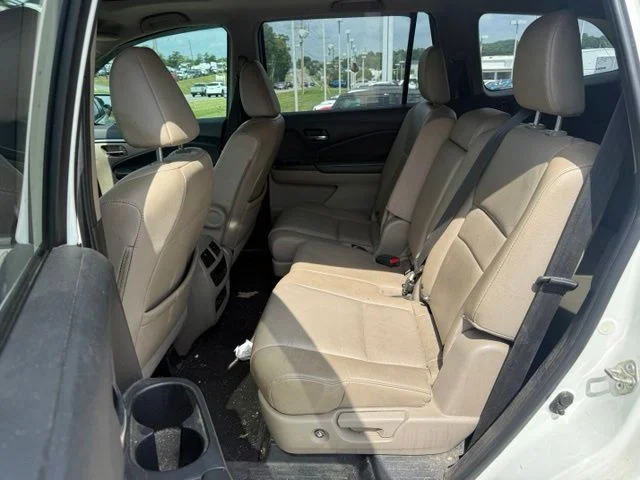 Used 2018 White Honda EX-L image 17