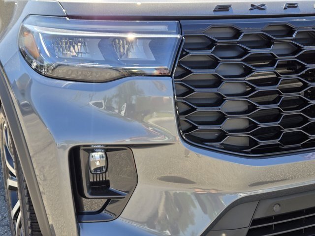 New 2026 Carbonized Gray Metallic Ford ST-Line image 4