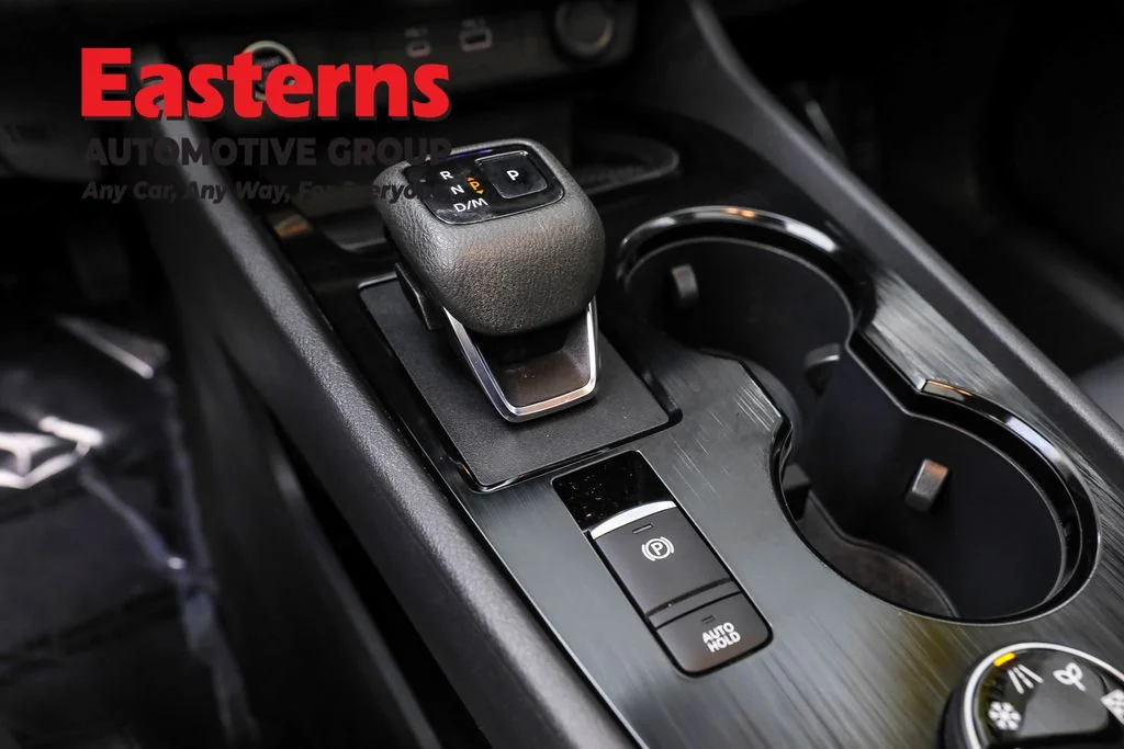 Used 2022 Gray Nissan SV image 13