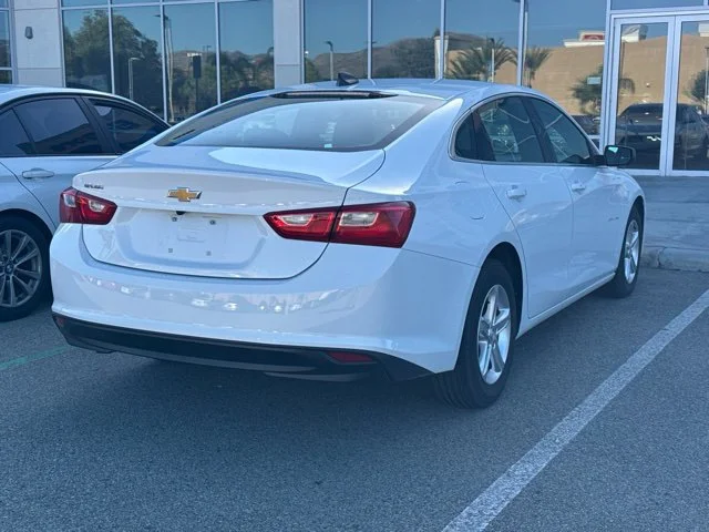 Used 2022 Summit White Chevrolet LS image 3