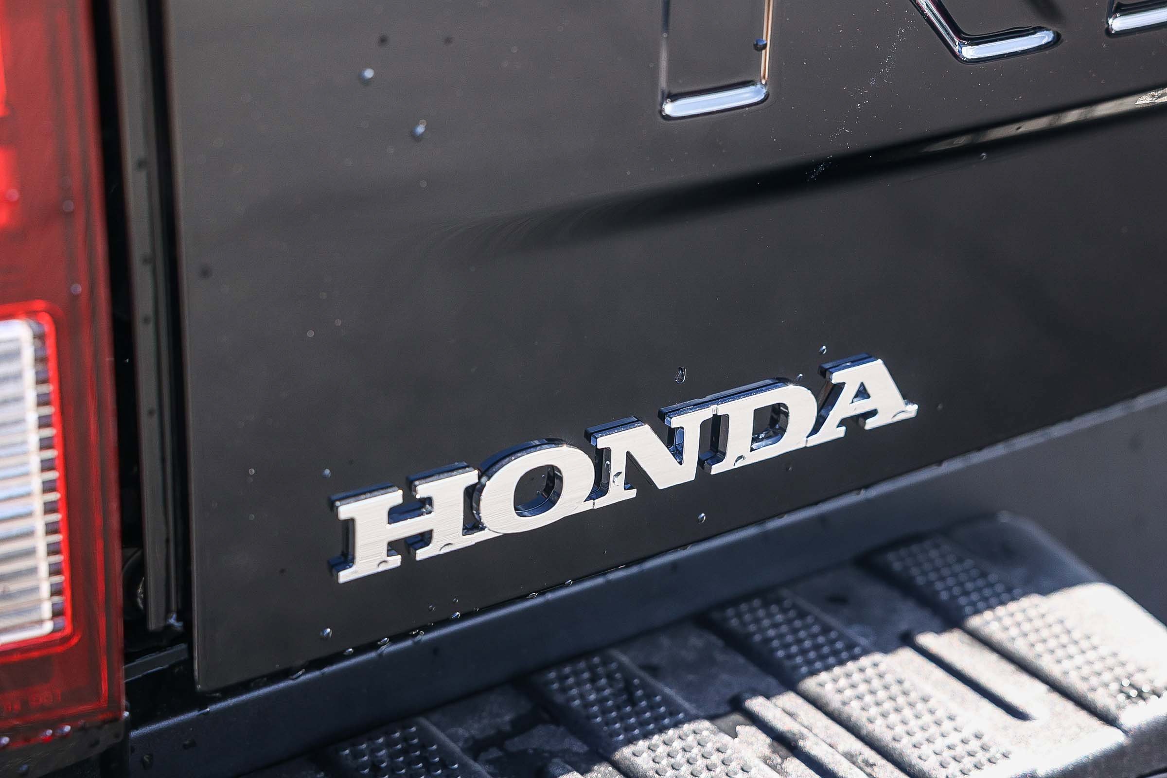 New 2026 Crystal Black Pearl Honda RTL AWD image 8
