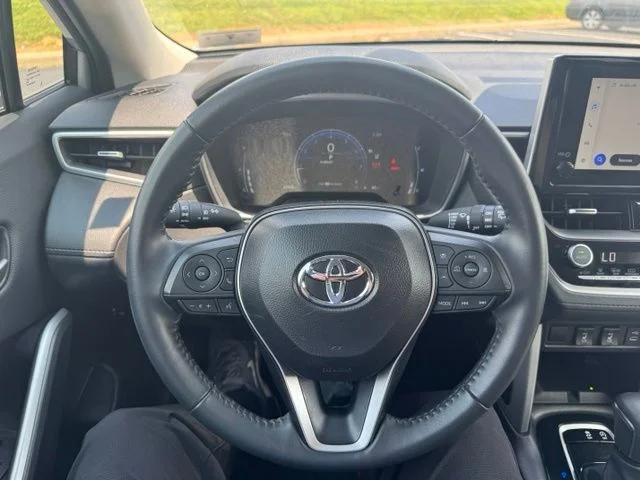 Used 2025 Silver Toyota XLE image 20
