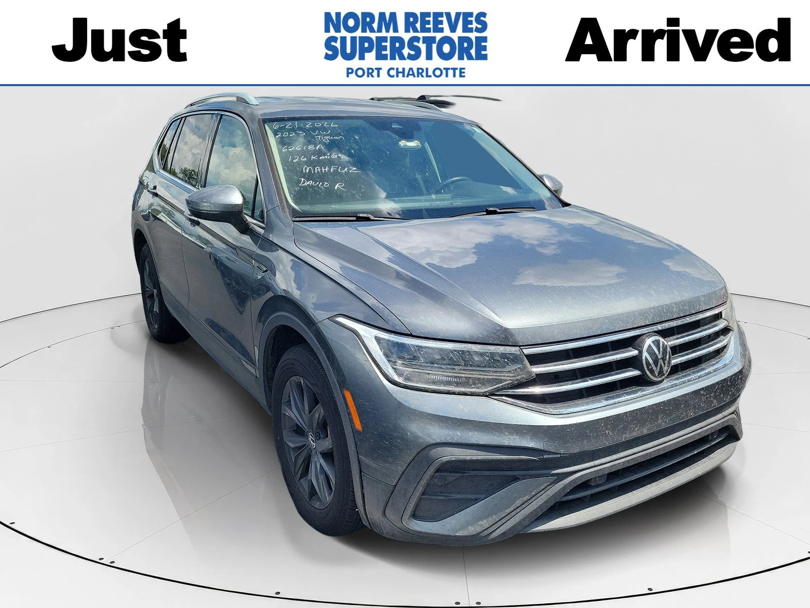 Used 2023 Gray Volkswagen 2.0T SE image 1