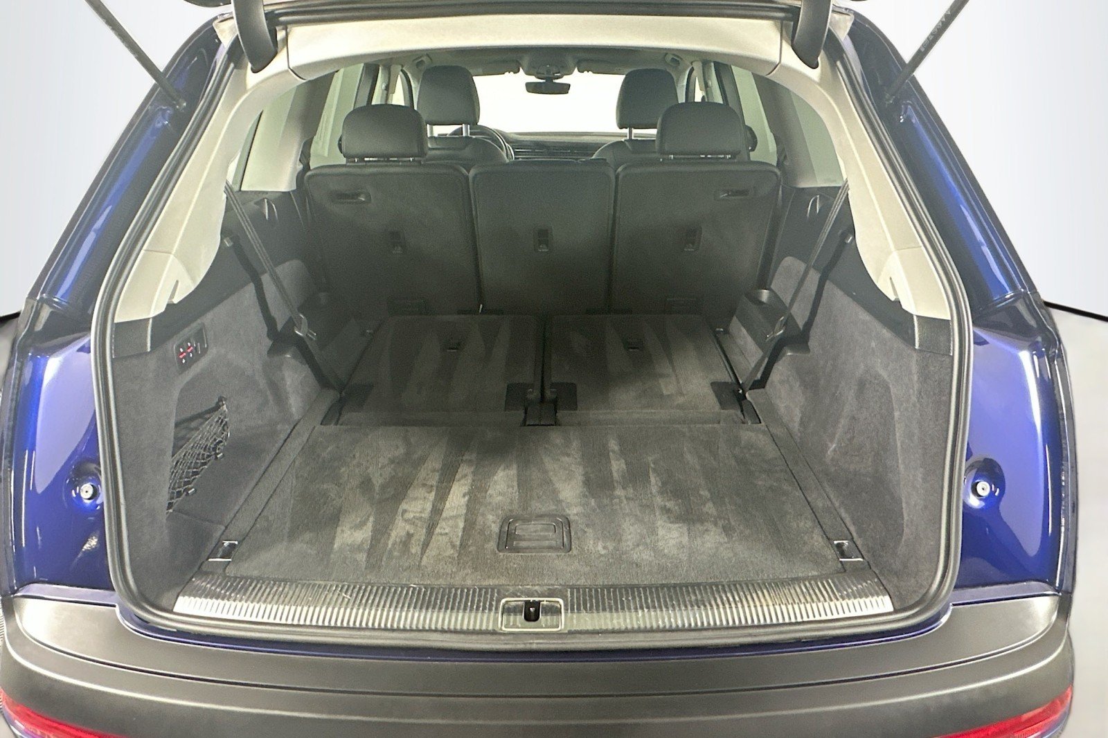 Used 2024 Navarra Blue Metallic Audi Premium Plus image 21