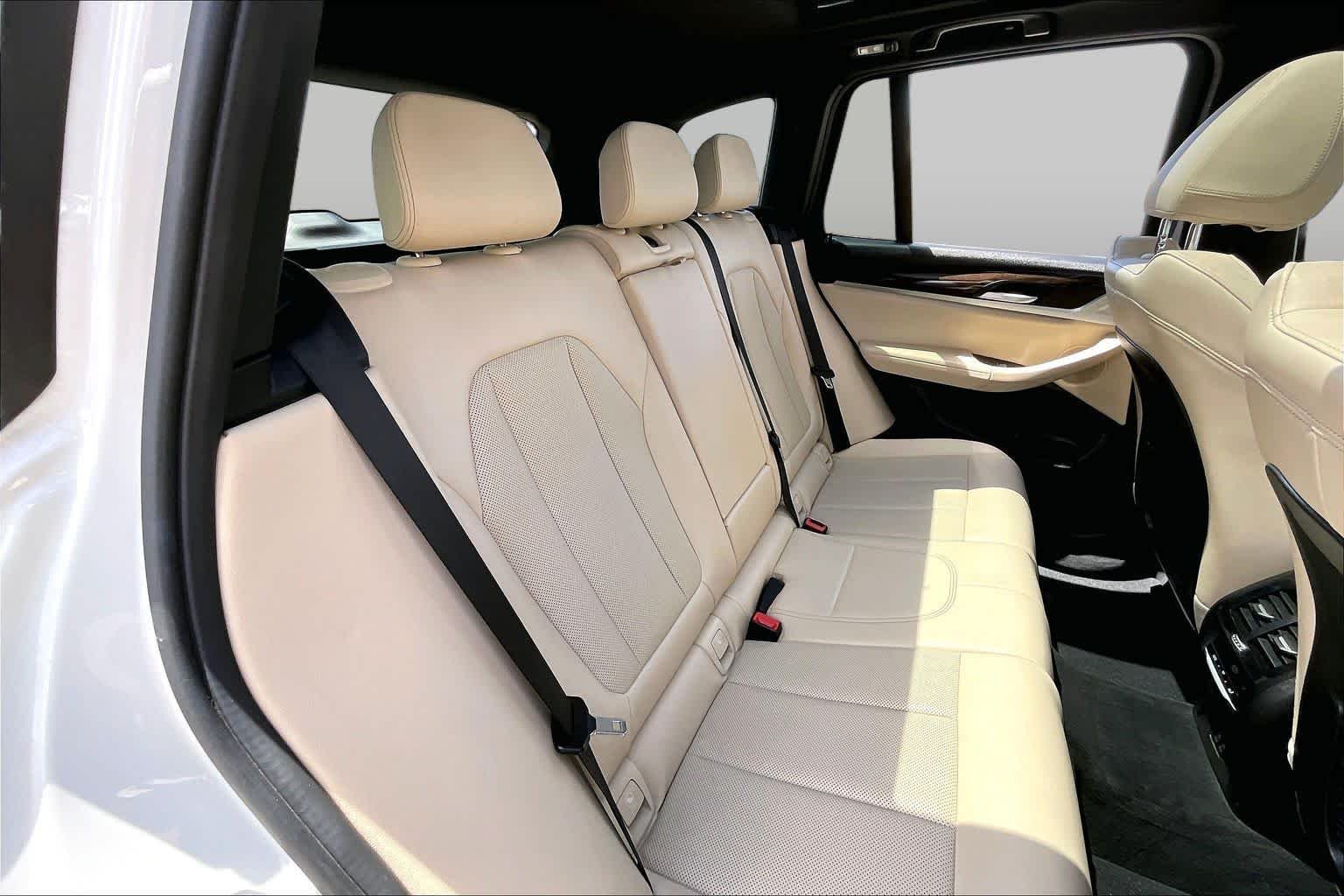 Used 2023 Alpine White BMW sDrive30i image 19