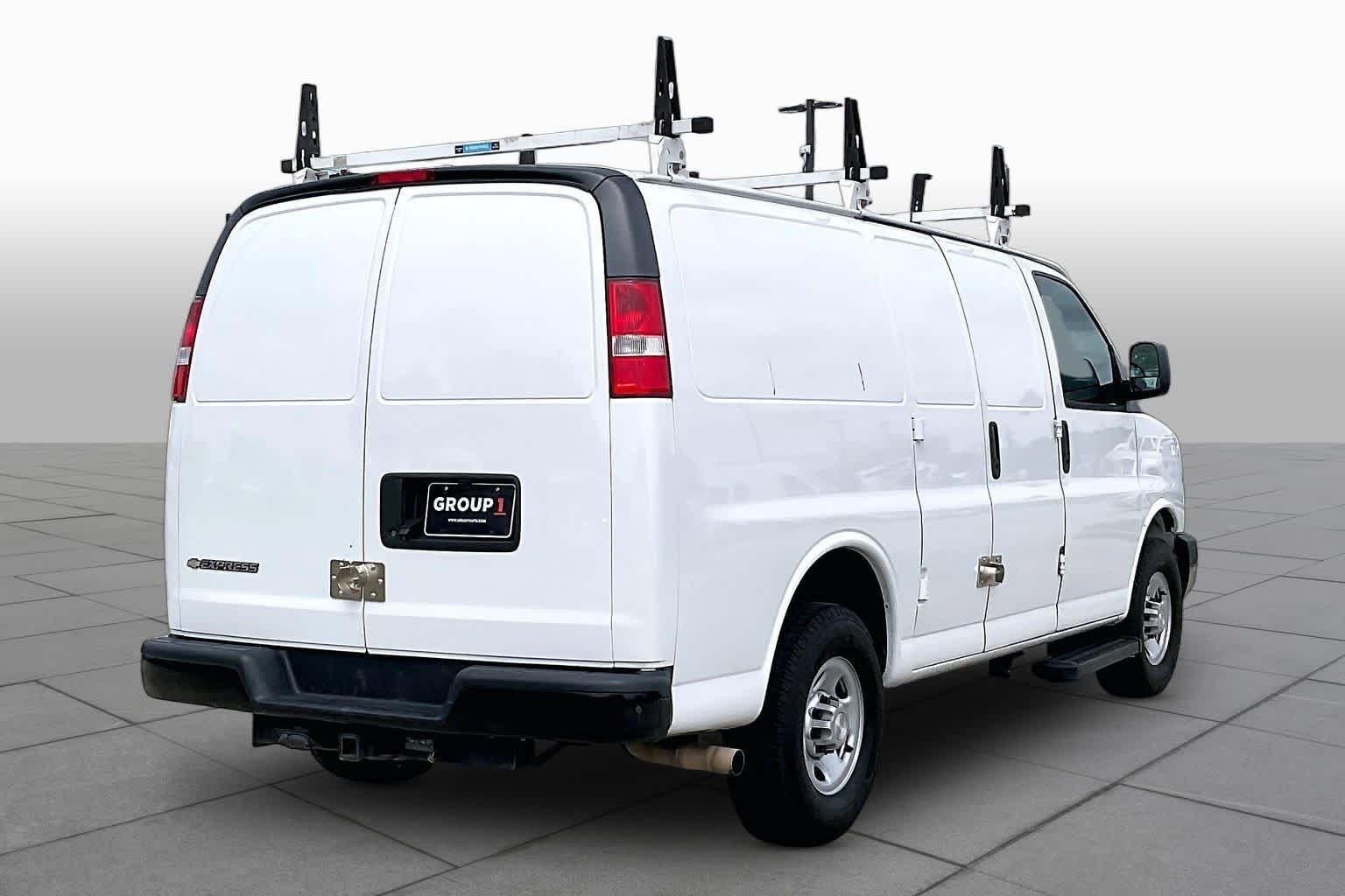Used 2021 Summit White Chevrolet  image 11